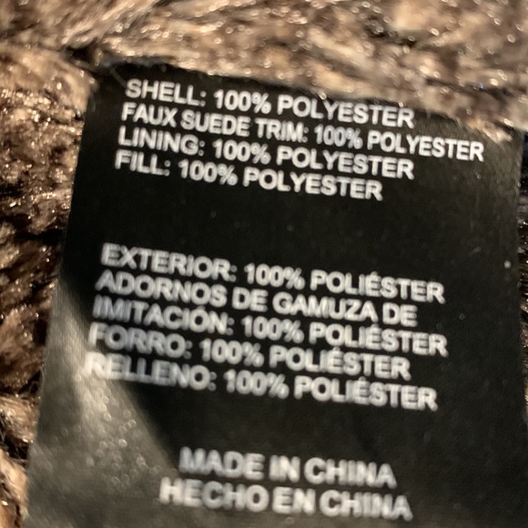 Weatherproof Quilted Vest with Faux Fur Lining - Picture 7 of 8